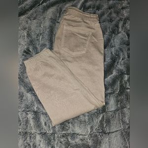 American Eagle women's casual pants cream color. Size 8 short